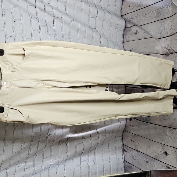 Abercrombie & Fitch Pants - Abercrombie & Fitch The 90's Straight Ultra High Rise Vegan Leather Pants Sz 28